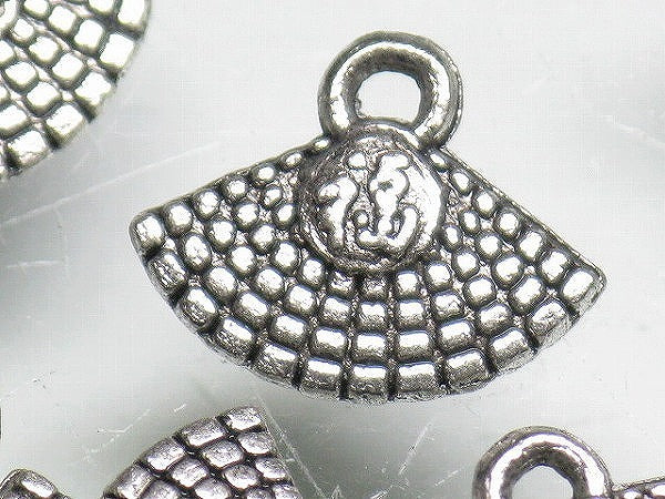 TOKO-BEADS CM188-25P Metal Charm (50pcs) 10.5mm CM188-25P メタルチャーム（50個パック） 10.5mm Asian bead & African bead  Handmade,Lampeork,bead,asia,india,ethnic,parts,accessory,beads とんぼ玉,ビーズ,トンボ玉,アジア,インド,エスニック,手作り,パーツ,アクセサリー