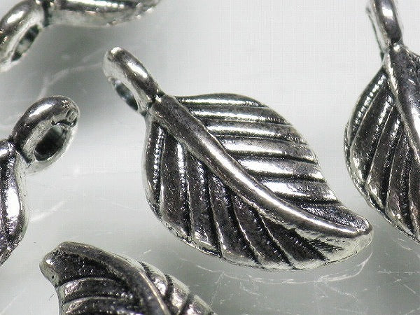 TOKO-BEADS CM188-28P Metal Charm (50pcs) 14mm CM188-28P メタルチャーム（50個パック） 14mm Asian bead & African bead  Handmade,Lampeork,bead,asia,india,ethnic,parts,accessory,beads とんぼ玉,ビーズ,トンボ玉,アジア,インド,エスニック,手作り,パーツ,アクセサリー