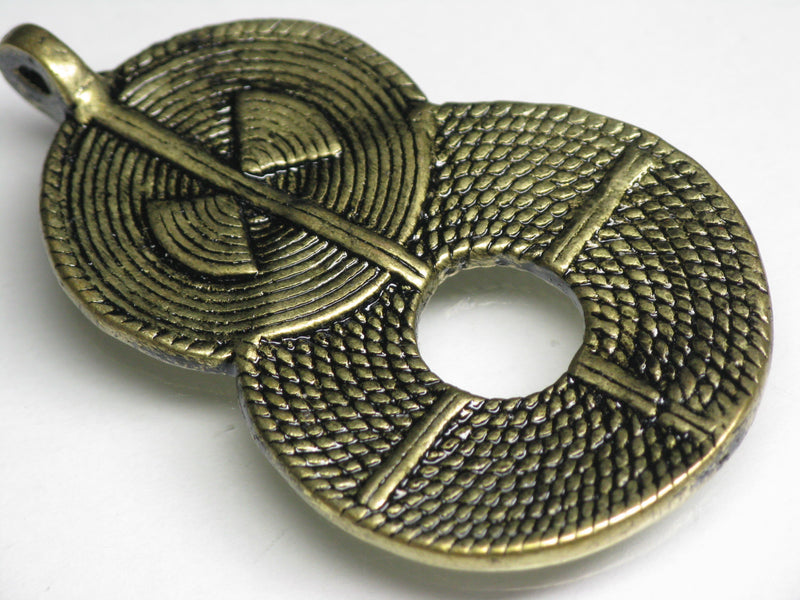 TOKO-BEADS EM002-12 Baule metal pendant 55mm EM002-12 バウレ族メタルペンダント 55mm Asian bead & African bead  Handmade,Lampeork,bead,asia,india,ethnic,parts,accessory,beads とんぼ玉,ビーズ,トンボ玉,アジア,インド,エスニック,手作り,パーツ,アクセサリー