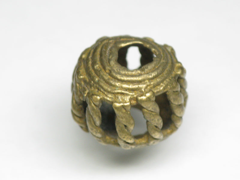 TOKO-BEADS EM002-23 Metal bead (Cote d'Ivoire) 13.5~14.5mm EM002-23 中空メタルビーズ（コートジボワール） 13.5~14.5mm Asian bead & African bead  Handmade,Lampeork,bead,asia,india,ethnic,parts,accessory,beads とんぼ玉,ビーズ,トンボ玉,アジア,インド,エスニック,手作り,パーツ,アクセサリー