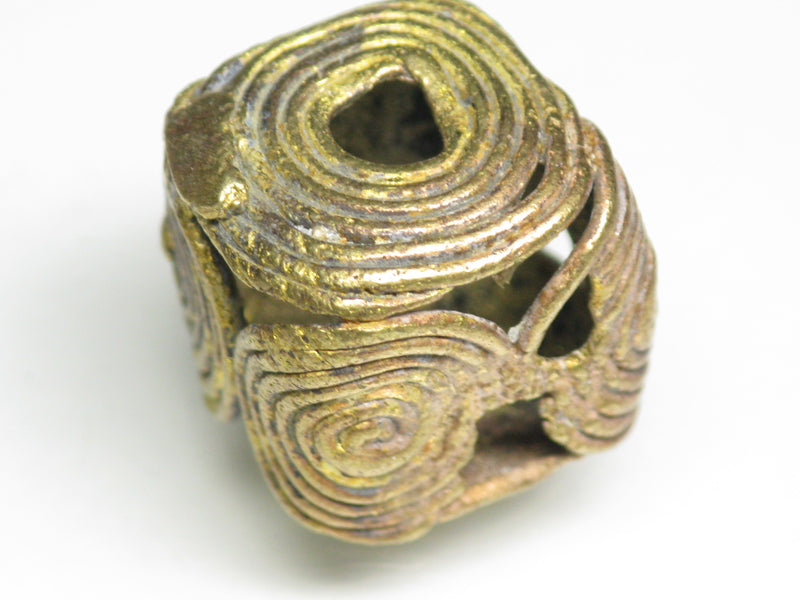 TOKO-BEADS EM002-25 Metal bead (Cote d'Ivoire) 17~18mm EM002-25 中空メタルビーズ（コートジボワール） 17~18mm Asian bead & African bead  Handmade,Lampeork,bead,asia,india,ethnic,parts,accessory,beads とんぼ玉,ビーズ,トンボ玉,アジア,インド,エスニック,手作り,パーツ,アクセサリー