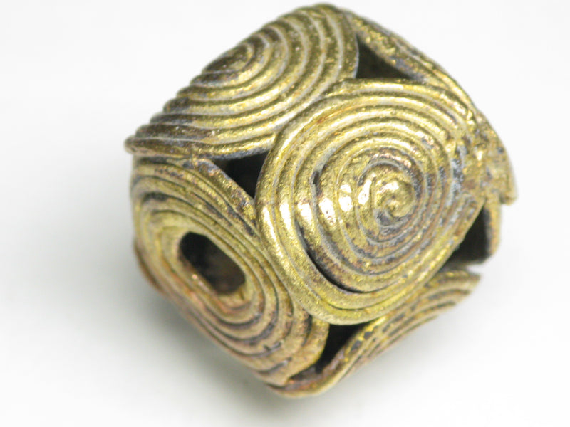 TOKO-BEADS EM002-25 Metal bead (Cote d'Ivoire) 17~18mm EM002-25 中空メタルビーズ（コートジボワール） 17~18mm Asian bead & African bead  Handmade,Lampeork,bead,asia,india,ethnic,parts,accessory,beads とんぼ玉,ビーズ,トンボ玉,アジア,インド,エスニック,手作り,パーツ,アクセサリー