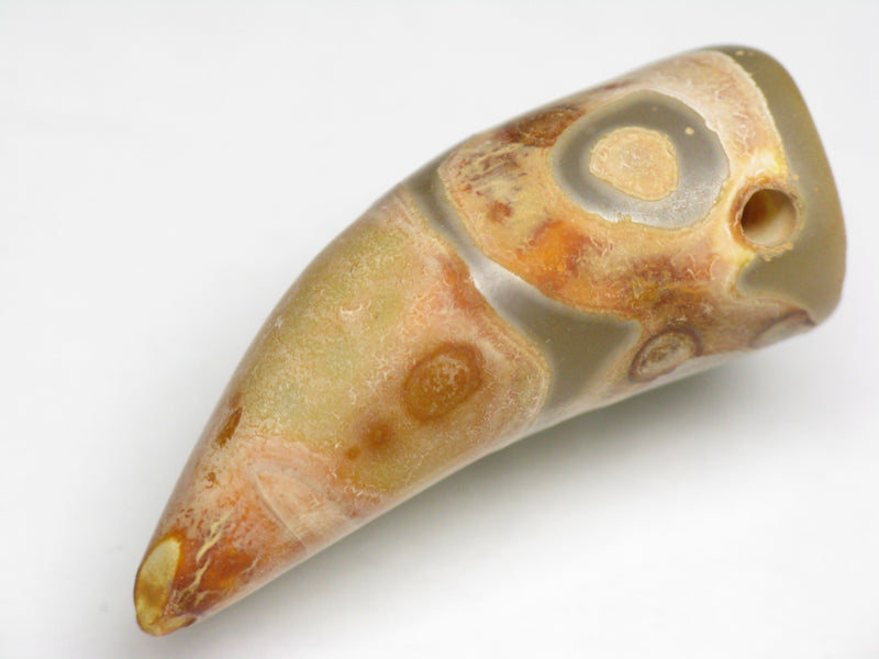 TOKO-BEADS EZ011-10 Tibetan Agate Tooth Pendant 14mm EZ011-10 チベタンアゲートペンダント 14mm Asian bead & African bead  Handmade,Lampeork,bead,asia,india,ethnic,parts,accessory,beads とんぼ玉,ビーズ,トンボ玉,アジア,インド,エスニック,手作り,パーツ,アクセサリー
