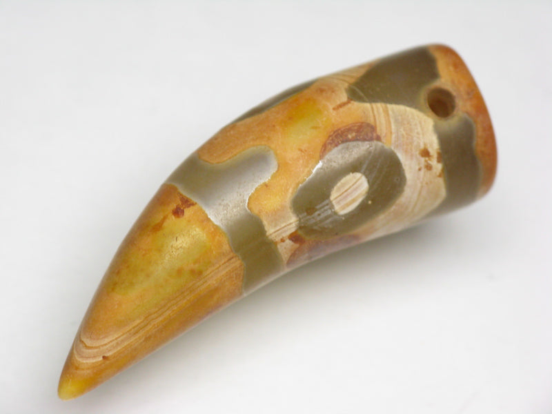 TOKO-BEADS EZ011-12 Tibetan Agate Tooth Pendant 13mm EZ011-12 チベタンアゲートペンダント 13mm Asian bead & African bead  Handmade,Lampeork,bead,asia,india,ethnic,parts,accessory,beads とんぼ玉,ビーズ,トンボ玉,アジア,インド,エスニック,手作り,パーツ,アクセサリー