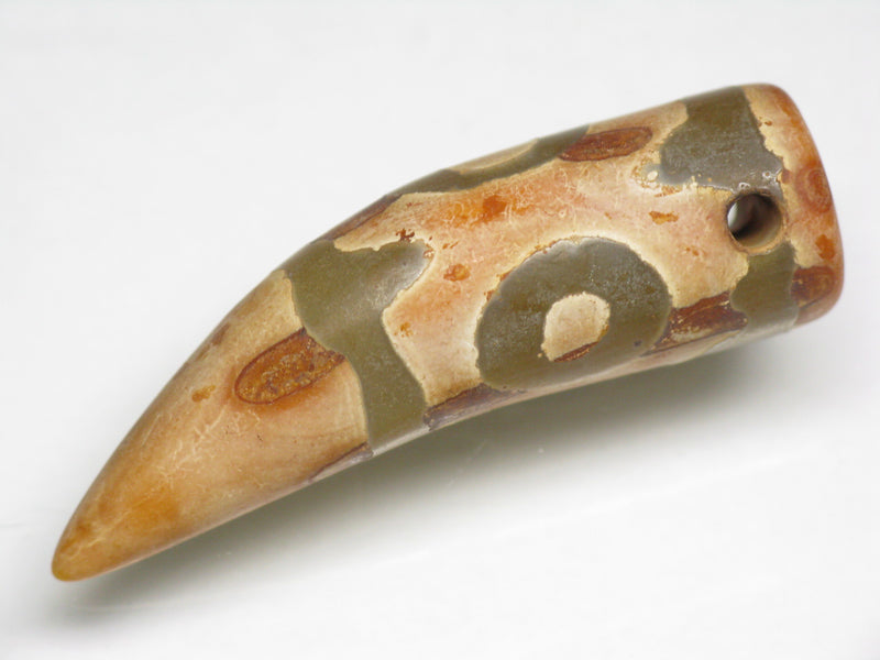 TOKO-BEADS EZ011-18 Tibetan Agate Tooth Pendant 12mm EZ011-18 チベタンアゲートペンダント 12mm Asian bead & African bead  Handmade,Lampeork,bead,asia,india,ethnic,parts,accessory,beads とんぼ玉,ビーズ,トンボ玉,アジア,インド,エスニック,手作り,パーツ,アクセサリー