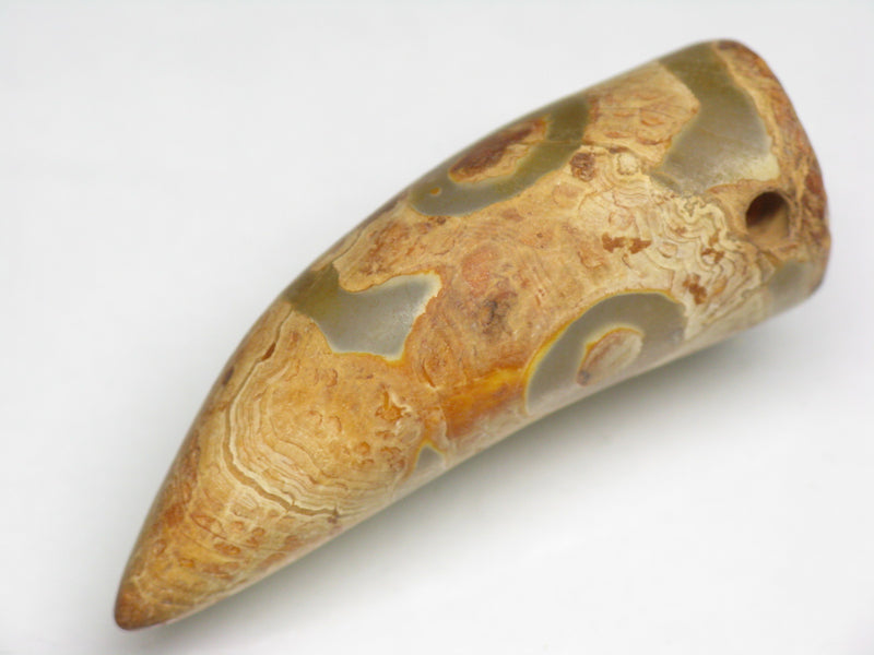 TOKO-BEADS EZ011-20 Tibetan Agate Tooth Pendant 14mm EZ011-20 チベタンアゲートペンダント 14mm Asian bead & African bead  Handmade,Lampeork,bead,asia,india,ethnic,parts,accessory,beads とんぼ玉,ビーズ,トンボ玉,アジア,インド,エスニック,手作り,パーツ,アクセサリー