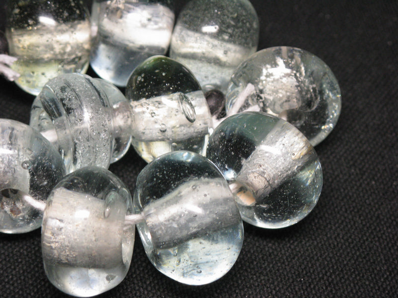 TOKO-BEADS KG008N-04 Kenya Recycled Glass bead (Strand) 19~22mm KG008N-04 ケニアリサイクルガラスビーズ（連） 19~22mm Asian bead & African bead  Handmade,Lampeork,bead,asia,india,ethnic,parts,accessory,beads とんぼ玉,ビーズ,トンボ玉,アジア,インド,エスニック,手作り,パーツ,アクセサリー