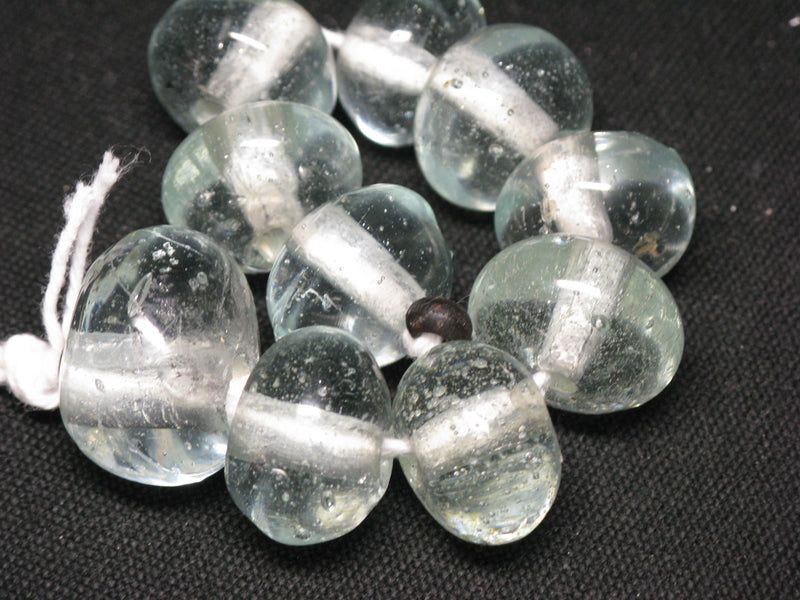 TOKO-BEADS KG008N-11 Kenya Recycled Glass bead (Strand) 15~21mm KG008N-11 ケニアリサイクルガラスビーズ（連） 15~21mm Asian bead & African bead  Handmade,Lampeork,bead,asia,india,ethnic,parts,accessory,beads とんぼ玉,ビーズ,トンボ玉,アジア,インド,エスニック,手作り,パーツ,アクセサリー