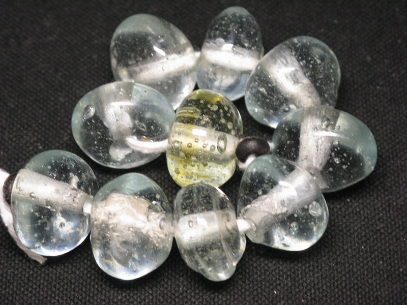 TOKO-BEADS KG008N-14 Kenya Recycled Glass bead (Strand) 16~18mm KG008N-14 ケニアリサイクルガラスビーズ（連） 16~18mm Asian bead & African bead  Handmade,Lampeork,bead,asia,india,ethnic,parts,accessory,beads とんぼ玉,ビーズ,トンボ玉,アジア,インド,エスニック,手作り,パーツ,アクセサリー