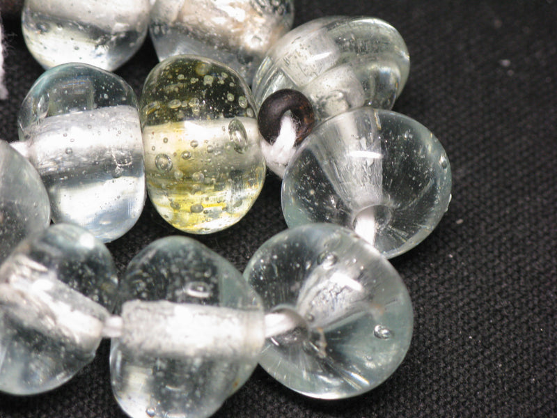 TOKO-BEADS KG008N-14 Kenya Recycled Glass bead (Strand) 16~18mm KG008N-14 ケニアリサイクルガラスビーズ（連） 16~18mm Asian bead & African bead  Handmade,Lampeork,bead,asia,india,ethnic,parts,accessory,beads とんぼ玉,ビーズ,トンボ玉,アジア,インド,エスニック,手作り,パーツ,アクセサリー