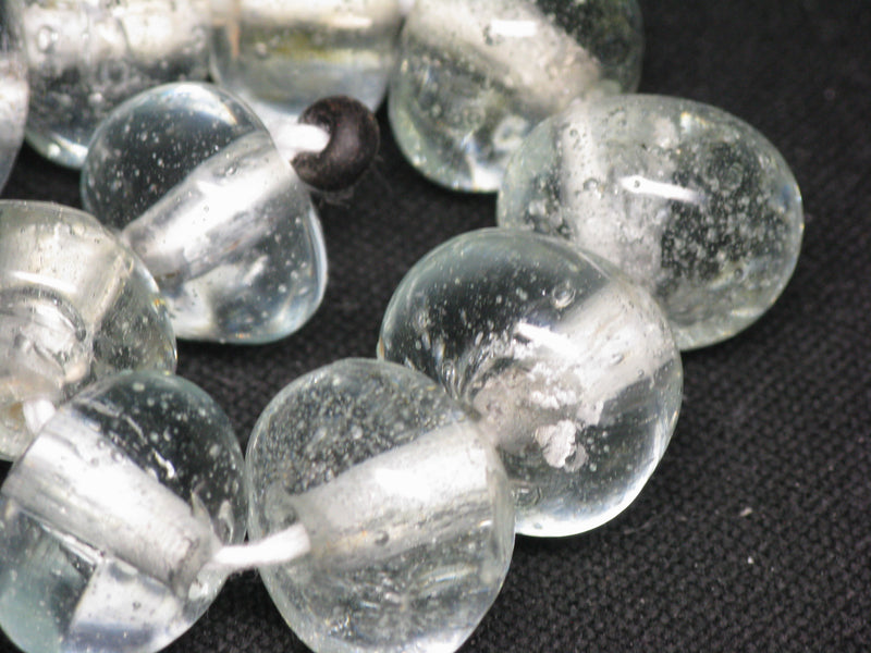 TOKO-BEADS KG008N-16 Kenya Recycled Glass bead (Strand) 16~18mm KG008N-16 ケニアリサイクルガラスビーズ（連） 16~18mm Asian bead & African bead  Handmade,Lampeork,bead,asia,india,ethnic,parts,accessory,beads とんぼ玉,ビーズ,トンボ玉,アジア,インド,エスニック,手作り,パーツ,アクセサリー