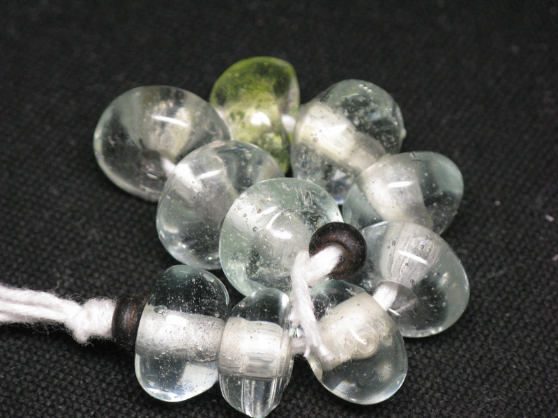 TOKO-BEADS KG008N-18 Kenya Recycled Glass bead (Strand) 13~14mm KG008N-18 ケニアリサイクルガラスビーズ（連） 13~14mm Asian bead & African bead  Handmade,Lampeork,bead,asia,india,ethnic,parts,accessory,beads とんぼ玉,ビーズ,トンボ玉,アジア,インド,エスニック,手作り,パーツ,アクセサリー