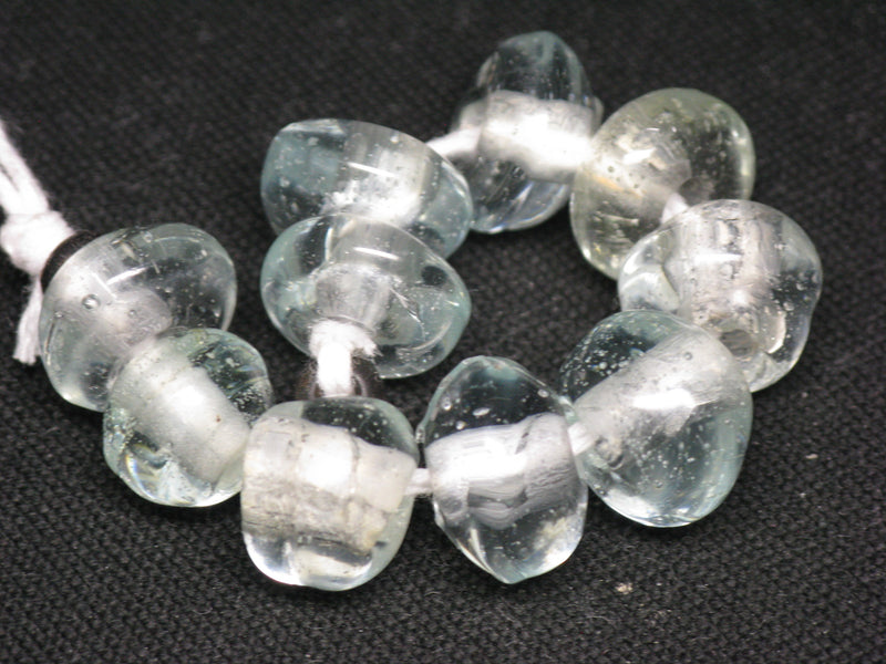 TOKO-BEADS KG008N-21 Kenya Recycled Glass bead (Strand) 12~13mm KG008N-21 ケニアリサイクルガラスビーズ（連） 12~13mm Asian bead & African bead  Handmade,Lampeork,bead,asia,india,ethnic,parts,accessory,beads とんぼ玉,ビーズ,トンボ玉,アジア,インド,エスニック,手作り,パーツ,アクセサリー