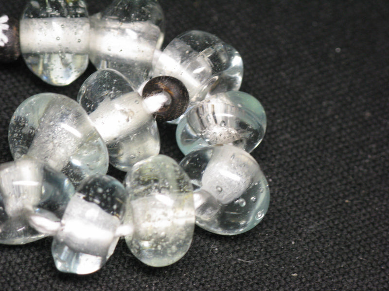 TOKO-BEADS KG008N-23 Kenya Recycled Glass bead (Strand) 11~13mm KG008N-23 ケニアリサイクルガラスビーズ（連） 11~13mm Asian bead & African bead  Handmade,Lampeork,bead,asia,india,ethnic,parts,accessory,beads とんぼ玉,ビーズ,トンボ玉,アジア,インド,エスニック,手作り,パーツ,アクセサリー