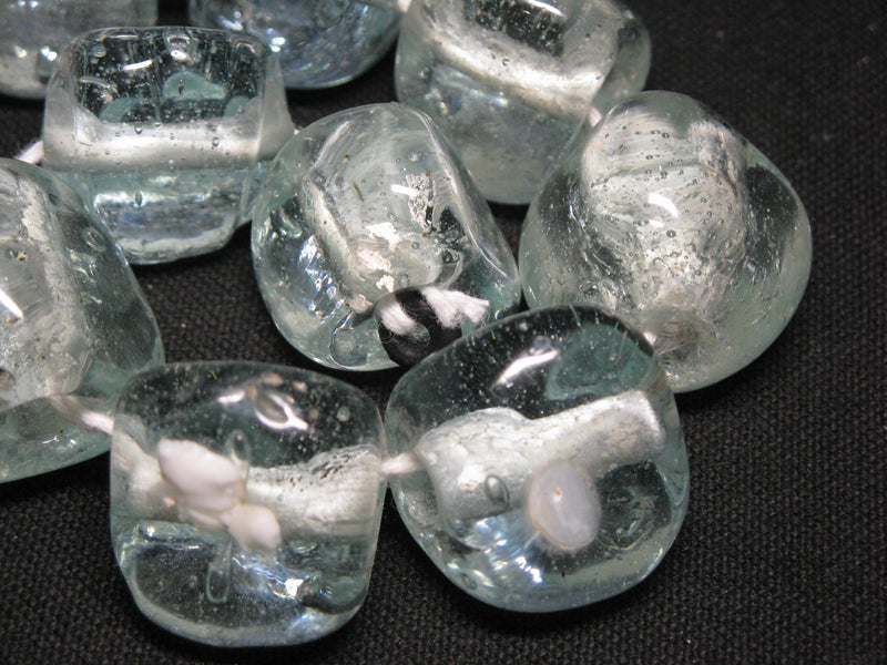 TOKO-BEADS KG009N-01 Kenya Recycled Glass bead (Strand) 21~22mm KG009N-01 ケニアリサイクルガラスビーズ（連） 21~22mm Asian bead & African bead  Handmade,Lampeork,bead,asia,india,ethnic,parts,accessory,beads とんぼ玉,ビーズ,トンボ玉,アジア,インド,エスニック,手作り,パーツ,アクセサリー