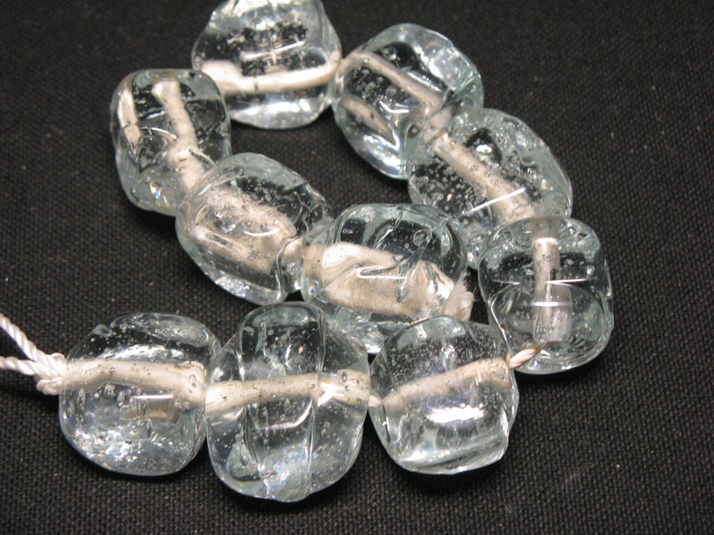 TOKO-BEADS KG010N-01 Kenya Recycled Glass bead (Strand) 17~23mm KG010N-01 ケニアリサイクルガラスビーズ（連） 17~23mm Asian bead & African bead  Handmade,Lampeork,bead,asia,india,ethnic,parts,accessory,beads とんぼ玉,ビーズ,トンボ玉,アジア,インド,エスニック,手作り,パーツ,アクセサリー