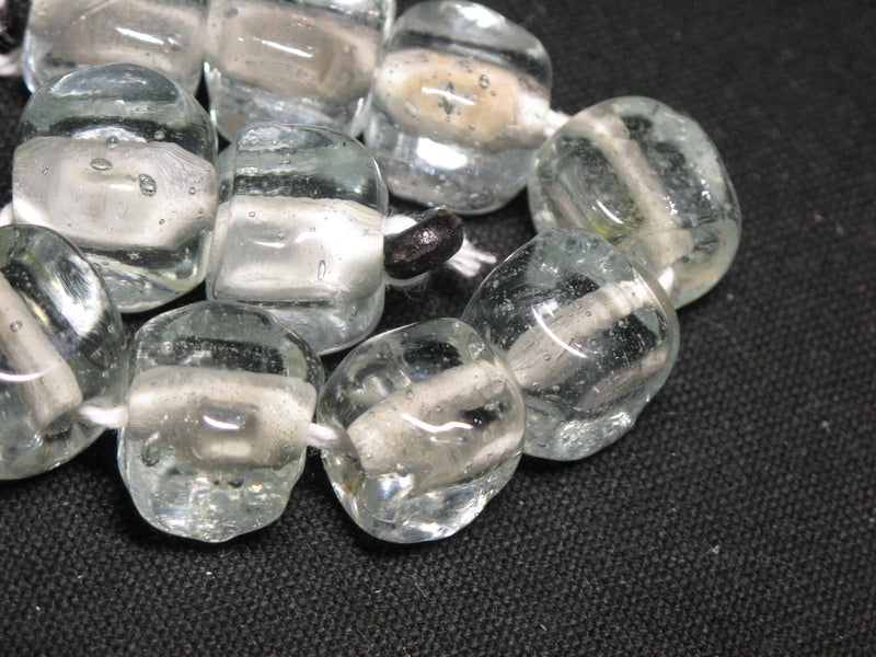 TOKO-BEADS KG010N-09 Kenya Recycled Glass bead (Strand) 12~13mm KG010N-09 ケニアリサイクルガラスビーズ（連） 12~13mm Asian bead & African bead  Handmade,Lampeork,bead,asia,india,ethnic,parts,accessory,beads とんぼ玉,ビーズ,トンボ玉,アジア,インド,エスニック,手作り,パーツ,アクセサリー
