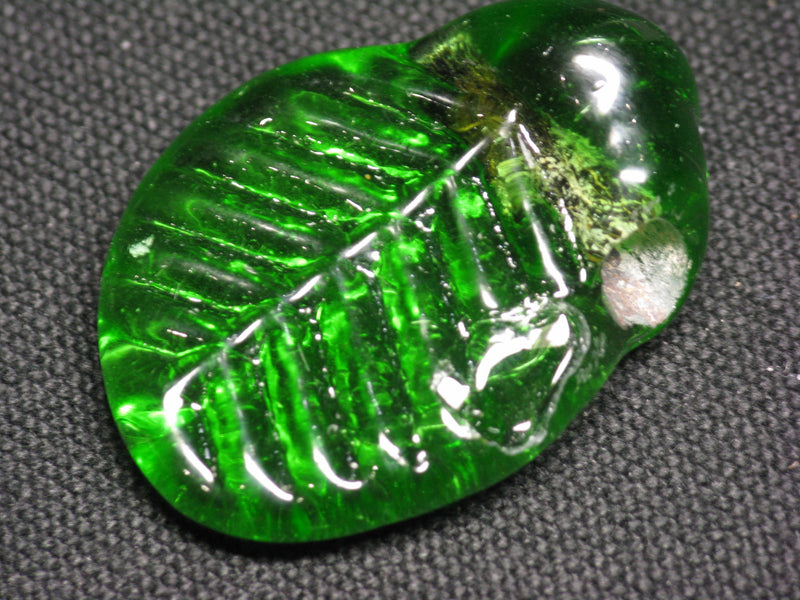 TOKO-BEADS KG030-10 Kenya Recycled Glass pendant 33mm KG030-10 ケニアリサイクルガラスチャーム 33mm Asian bead & African bead  Handmade,Lampeork,bead,asia,india,ethnic,parts,accessory,beads とんぼ玉,ビーズ,トンボ玉,アジア,インド,エスニック,手作り,パーツ,アクセサリー