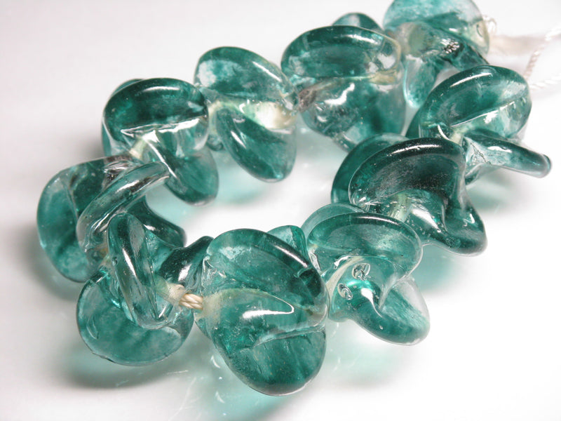 TOKO-BEADS KG079-01N Kenya Recycled Glass bead (strand) 25~32mm KG079-01N ケニアリサイクルガラスビーズ（連） 25~32mm Asian bead & African bead  Handmade,Lampeork,bead,asia,india,ethnic,parts,accessory,beads とんぼ玉,ビーズ,トンボ玉,アジア,インド,エスニック,手作り,パーツ,アクセサリー