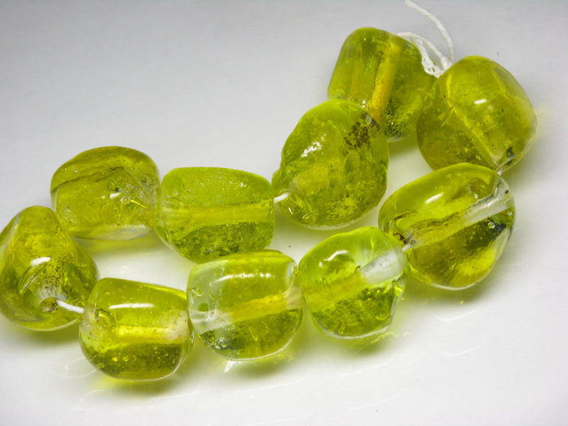 TOKO-BEADS KG095-02N Kenya Recycled Glass bead (strand) 18~20mm KG095-02N ケニアリサイクルガラスビーズ（連） 18~20mm Asian bead & African bead  Handmade,Lampeork,bead,asia,india,ethnic,parts,accessory,beads とんぼ玉,ビーズ,トンボ玉,アジア,インド,エスニック,手作り,パーツ,アクセサリー