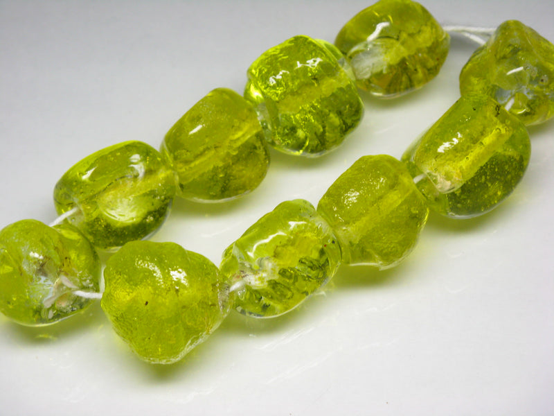 TOKO-BEADS KG095-03N Kenya Recycled Glass bead (strand) 16~20mm KG095-03N ケニアリサイクルガラスビーズ（連） 16~20mm Asian bead & African bead  Handmade,Lampeork,bead,asia,india,ethnic,parts,accessory,beads とんぼ玉,ビーズ,トンボ玉,アジア,インド,エスニック,手作り,パーツ,アクセサリー