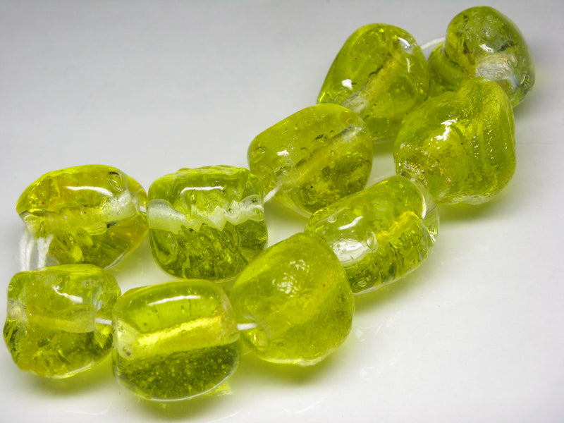 TOKO-BEADS KG095-03N Kenya Recycled Glass bead (strand) 16~20mm KG095-03N ケニアリサイクルガラスビーズ（連） 16~20mm Asian bead & African bead  Handmade,Lampeork,bead,asia,india,ethnic,parts,accessory,beads とんぼ玉,ビーズ,トンボ玉,アジア,インド,エスニック,手作り,パーツ,アクセサリー