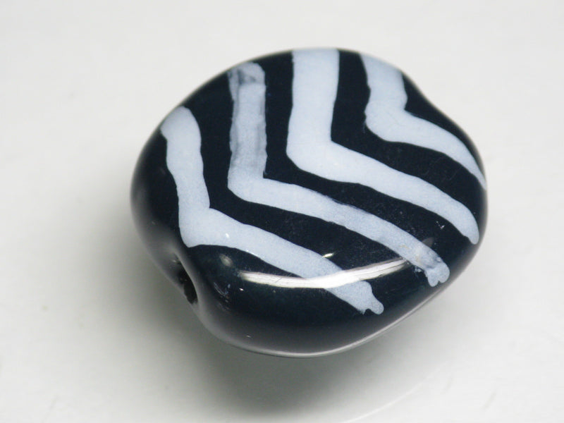 TOKO-BEADS KZ033-05 Kenyan ceramic bead 19mm KZ033-05 ケニアセラミックビーズ 19mmKazuri カズリビーズ Asian bead & African bead  Handmade,Lampeork,bead,asia,india,ethnic,parts,accessory,beads とんぼ玉,ビーズ,トンボ玉,アジア,インド,エスニック,手作り,パーツ,アクセサリー