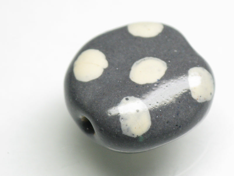 TOKO-BEADS KZ123-18 Kenyan ceramic bead 18mm KZ123-18 ケニアセラミックビーズ 18mmKazuri カズリビーズ Asian bead & African bead  Handmade,Lampeork,bead,asia,india,ethnic,parts,accessory,beads とんぼ玉,ビーズ,トンボ玉,アジア,インド,エスニック,手作り,パーツ,アクセサリー