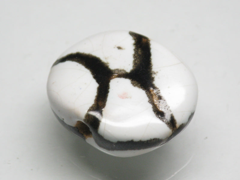 TOKO-BEADS KZ151-05 Kenyan ceramic bead 18mm KZ151-05 ケニアセラミックビーズ 18mmKazuri カズリビーズ Asian bead & African bead  Handmade,Lampeork,bead,asia,india,ethnic,parts,accessory,beads とんぼ玉,ビーズ,トンボ玉,アジア,インド,エスニック,手作り,パーツ,アクセサリー