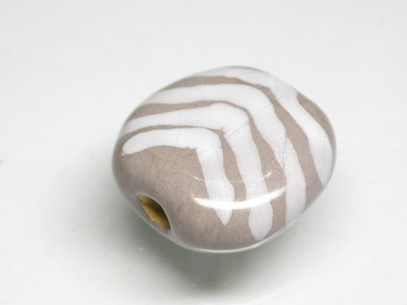 TOKO-BEADS KZ163-03 Kenyan ceramic bead 17mm KZ163-03 ケニアセラミックビーズ 17mm Asian bead & African bead  Handmade,Lampeork,bead,asia,india,ethnic,parts,accessory,beads とんぼ玉,ビーズ,トンボ玉,アジア,インド,エスニック,手作り,パーツ,アクセサリー