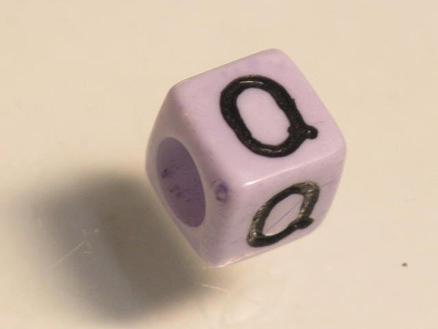 TOKO-BEADS P002-5-Q Alphabet (Q) 6mm P002-5-Q アルファベット（Q） 6mm Asian bead & African bead  Handmade,Lampeork,bead,asia,india,ethnic,parts,accessory,beads とんぼ玉,ビーズ,トンボ玉,アジア,インド,エスニック,手作り,パーツ,アクセサリー