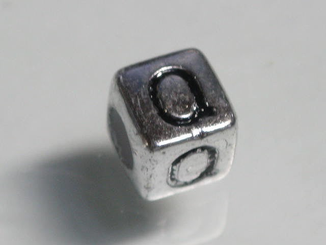 TOKO-BEADS P004-2-Q Alphabet (Q) 6mm P004-2-Q アルファベット（Q） 6mm Asian bead & African bead  Handmade,Lampeork,bead,asia,india,ethnic,parts,accessory,beads とんぼ玉,ビーズ,トンボ玉,アジア,インド,エスニック,手作り,パーツ,アクセサリー