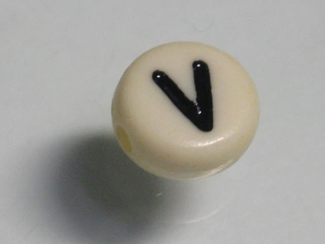 TOKO-BEADS P009-3-V Alphabet (V) 7mm P009-3-V アルファベット（V） 7mm Asian bead & African bead  Handmade,Lampeork,bead,asia,india,ethnic,parts,accessory,beads とんぼ玉,ビーズ,トンボ玉,アジア,インド,エスニック,手作り,パーツ,アクセサリー