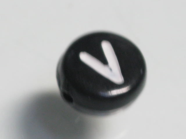 TOKO-BEADS P011-2-V Alphabet (V) 7mm P011-2-V アルファベット（V） 7mm Asian bead & African bead  Handmade,Lampeork,bead,asia,india,ethnic,parts,accessory,beads とんぼ玉,ビーズ,トンボ玉,アジア,インド,エスニック,手作り,パーツ,アクセサリー