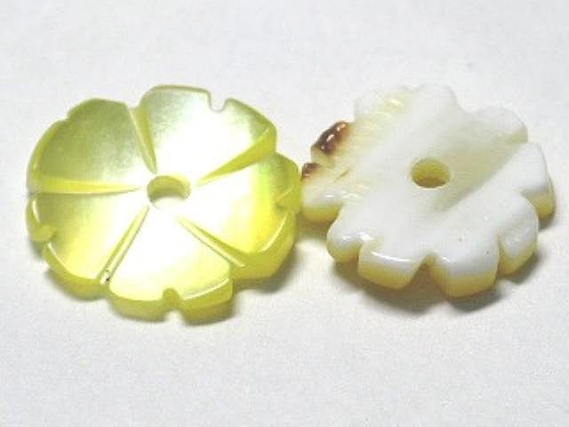 TOKO-BEADS PB005-01 Shell Charm  10~11.5mm PB005-01 シェルチャーム（花）  10~11.5mm Asian bead & African bead  Handmade,Lampeork,bead,asia,india,ethnic,parts,accessory,beads とんぼ玉,ビーズ,トンボ玉,アジア,インド,エスニック,手作り,パーツ,アクセサリー