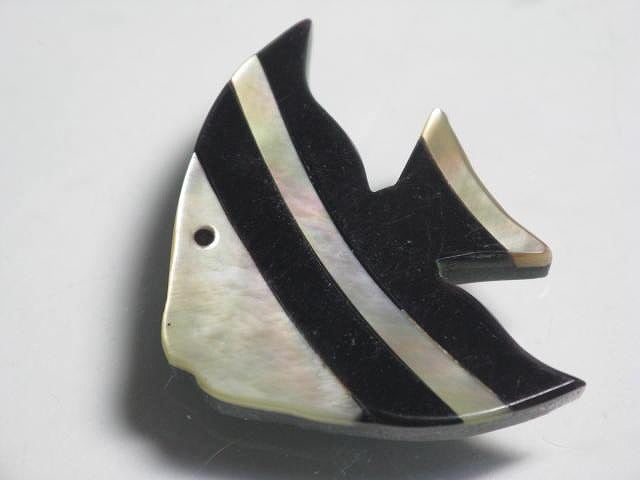 TOKO-BEADS PB005-33 Shell Charm 30mm PB005-33 シェルチャーム（魚） 30mm Asian bead & African bead  Handmade,Lampeork,bead,asia,india,ethnic,parts,accessory,beads とんぼ玉,ビーズ,トンボ玉,アジア,インド,エスニック,手作り,パーツ,アクセサリー