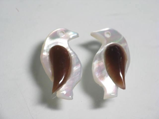 TOKO-BEADS PB005-36 Shell Charm (L&R pair) 18mm PB005-36 シェルチャーム（ペンギン左右2個セット） 18mm Asian bead & African bead  Handmade,Lampeork,bead,asia,india,ethnic,parts,accessory,beads とんぼ玉,ビーズ,トンボ玉,アジア,インド,エスニック,手作り,パーツ,アクセサリー