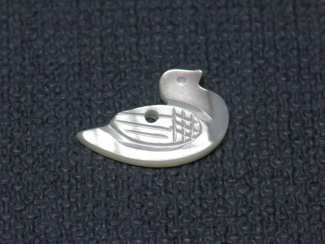 TOKO-BEADS PB005-40 Shell Charm 13mm PB005-40 シェルチャーム（鳥） 13mm Asian bead & African bead  Handmade,Lampeork,bead,asia,india,ethnic,parts,accessory,beads とんぼ玉,ビーズ,トンボ玉,アジア,インド,エスニック,手作り,パーツ,アクセサリー