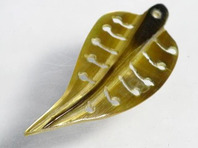 TOKO-BEADS PB007-10 Shell Charm 32mm PB007-10 シェルチャーム（葉） 32mm Asian bead & African bead  Handmade,Lampeork,bead,asia,india,ethnic,parts,accessory,beads とんぼ玉,ビーズ,トンボ玉,アジア,インド,エスニック,手作り,パーツ,アクセサリー