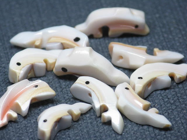 TOKO-BEADS PB007P-53 Shell Charm (10pcs) 18mm PB007P-53 シェルチャーム（イルカ10個パック） 18mm Asian bead & African bead  Handmade,Lampeork,bead,asia,india,ethnic,parts,accessory,beads とんぼ玉,ビーズ,トンボ玉,アジア,インド,エスニック,手作り,パーツ,アクセサリー