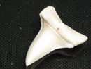 TOKO-BEADS PB012-21 Shark Tooth (Mako Shark L) 27mm PB012-21 サメの歯（アオザメ Ｌ） 27mm Asian bead & African bead  Handmade,Lampeork,bead,asia,india,ethnic,parts,accessory,beads とんぼ玉,ビーズ,トンボ玉,アジア,インド,エスニック,手作り,パーツ,アクセサリー