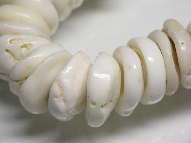 TOKO-BEADS PB014-08 Puka-Shell (strand) 16~18mm PB014-08 プカシェル（連） 16~18mm Asian bead & African bead  Handmade,Lampeork,bead,asia,india,ethnic,parts,accessory,beads とんぼ玉,ビーズ,トンボ玉,アジア,インド,エスニック,手作り,パーツ,アクセサリー