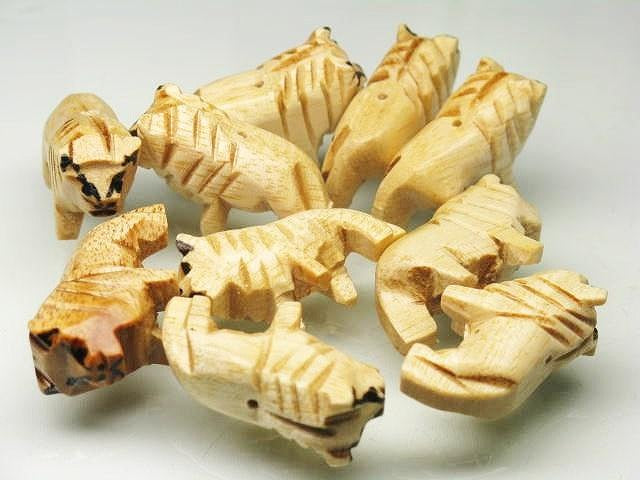 TOKO-BEADS PW002-89P Wooden Charm (10pcs) 26mm PW002-89P ウッドチャーム（らいおん）（10個パック） 26mm Asian bead & African bead  Handmade,Lampeork,bead,asia,india,ethnic,parts,accessory,beads とんぼ玉,ビーズ,トンボ玉,アジア,インド,エスニック,手作り,パーツ,アクセサリー