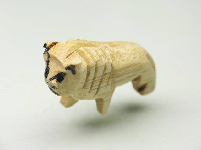 TOKO-BEADS PW002-89S Wooden Charm 26mm PW002-89S ウッドチャーム（らいおん） 26mm Asian bead & African bead  Handmade,Lampeork,bead,asia,india,ethnic,parts,accessory,beads とんぼ玉,ビーズ,トンボ玉,アジア,インド,エスニック,手作り,パーツ,アクセサリー