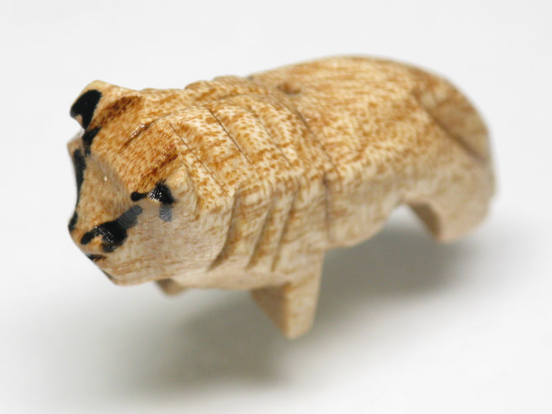 TOKO-BEADS PW002-89S Wooden Charm (Lion) 26mm PW002-89S ウッドチャーム（らいおん） 26mm Asian bead & African bead  Handmade,Lampeork,bead,asia,india,ethnic,parts,accessory,beads とんぼ玉,ビーズ,トンボ玉,アジア,インド,エスニック,手作り,パーツ,アクセサリー