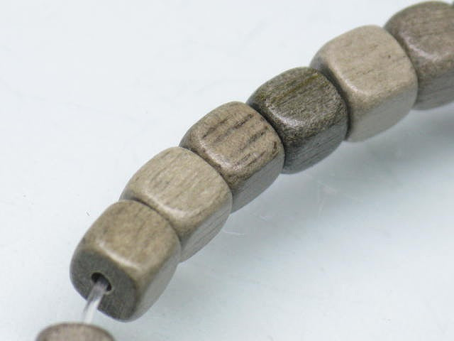 TOKO-BEADS PW302-07N Wooden bead (strand) 4mm PW302-07N ウッドビーズ（連） 4mm Asian bead & African bead  Handmade,Lampeork,bead,asia,india,ethnic,parts,accessory,beads とんぼ玉,ビーズ,トンボ玉,アジア,インド,エスニック,手作り,パーツ,アクセサリー