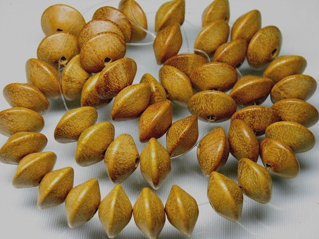 TOKO-BEADS PW304-13N Wooden bead (strand) 14~15mm PW304-13N ウッドビーズ（連） 14~15mm Asian bead & African bead  Handmade,Lampeork,bead,asia,india,ethnic,parts,accessory,beads とんぼ玉,ビーズ,トンボ玉,アジア,インド,エスニック,手作り,パーツ,アクセサリー