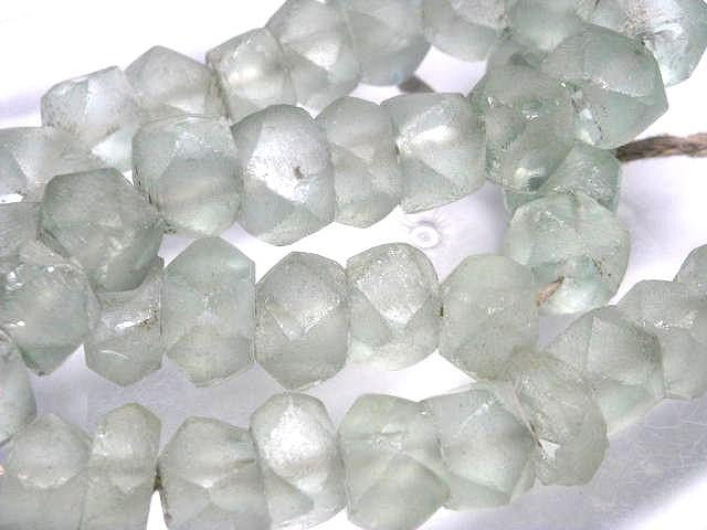 TOKO-BEADS RC004N-26 Recycled Glass bead (strand) 9~11.5mm RC004N-26 リサイクルガラスビーズ（連） 9~11.5mm Asian bead & African bead  Handmade,Lampeork,bead,asia,india,ethnic,parts,accessory,beads とんぼ玉,ビーズ,トンボ玉,アジア,インド,エスニック,手作り,パーツ,アクセサリー