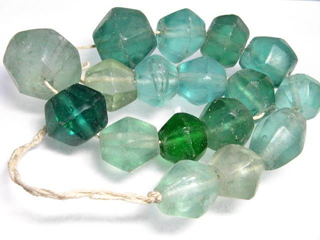 TOKO-BEADS RC005N-36 Old Glass bead (strand) 25~33mm RC005N-36 オールドガラスビーズ（連） 25~33mm Asian bead & African bead  Handmade,Lampeork,bead,asia,india,ethnic,parts,accessory,beads とんぼ玉,ビーズ,トンボ玉,アジア,インド,エスニック,手作り,パーツ,アクセサリー