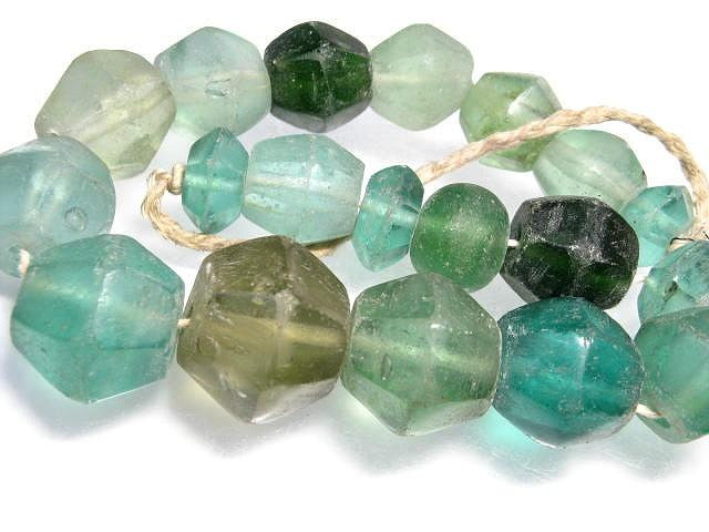 TOKO-BEADS RC005N-37 Old Glass bead (strand) 20~35mm RC005N-37 オールドガラスビーズ（連） 20~35mm Asian bead & African bead  Handmade,Lampeork,bead,asia,india,ethnic,parts,accessory,beads とんぼ玉,ビーズ,トンボ玉,アジア,インド,エスニック,手作り,パーツ,アクセサリー